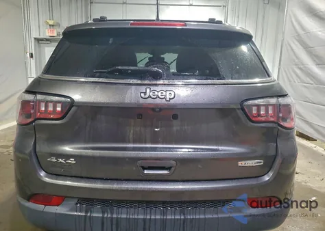 2018 Jeep Compass Latitude z USA, uszkodzony, nr VIN 3C4NJDBB2JT155081